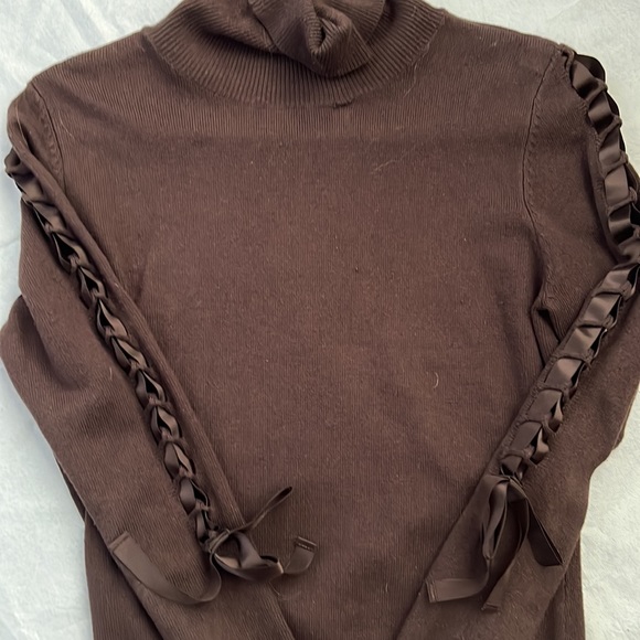 Moda International brown turtleneck sweater with ribbon detail on sleeves. Sz M - Picture 2 of 3